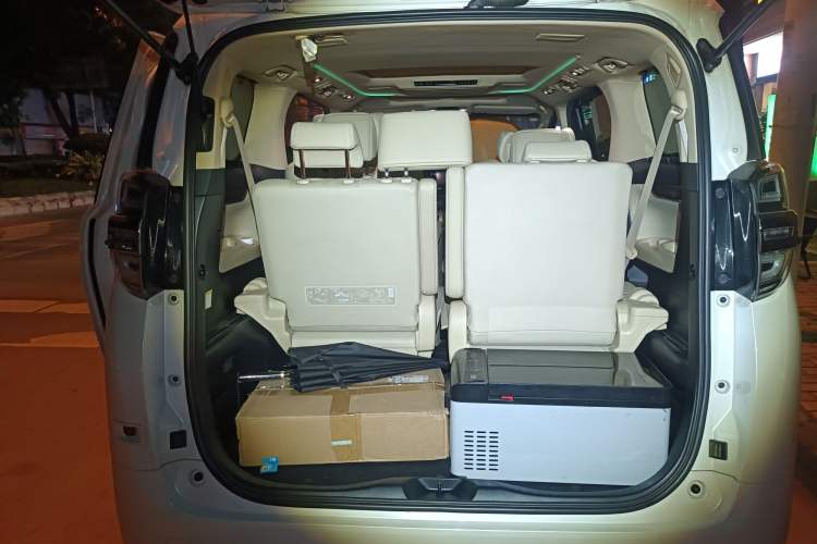 Used Toyota Vellfire 2019 Dual-Engine 2.5L HV Prestige Edition
