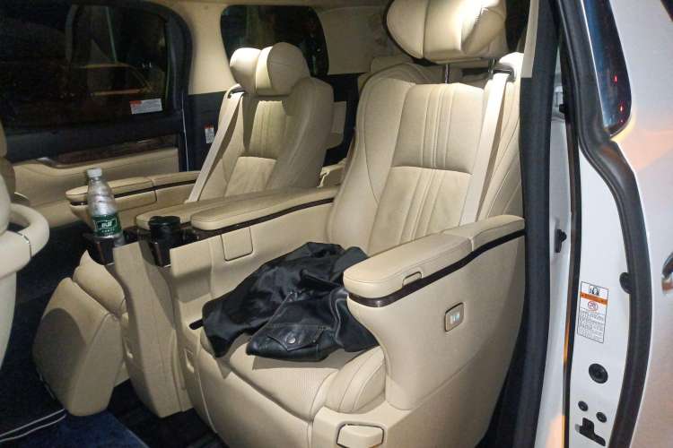 Used Toyota Vellfire 2019 Dual-Engine 2.5L HV Prestige Edition
