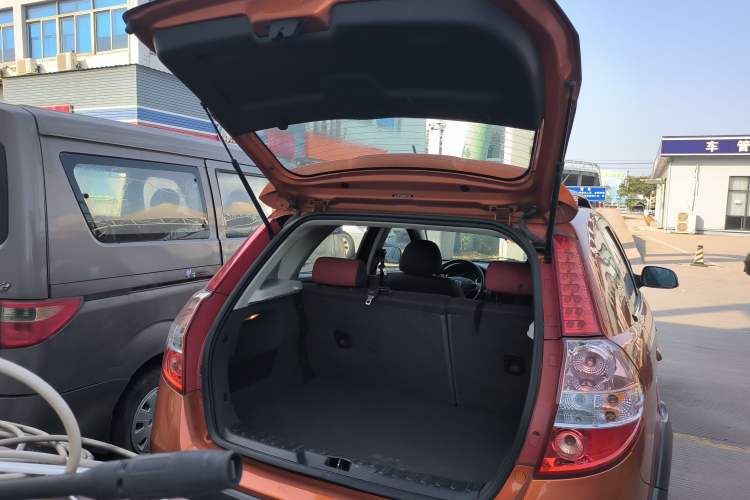 Used Dongfeng Aeolus H30 2012 CROSS 1.6L Automatic Luxury Model