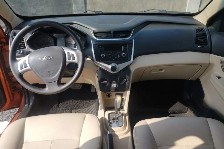 Used Chery Fengyun 2 2013 Hatchback 1.5L AMT Ruìyì Edition
