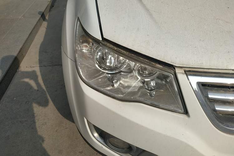 Used Land X8 2014 Explorer Edition 2.0T Gasoline 4x2 Luxury Model
