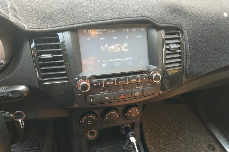 Used Land X8 2014 Explorer Edition 2.0T Gasoline 4x2 Luxury Model
