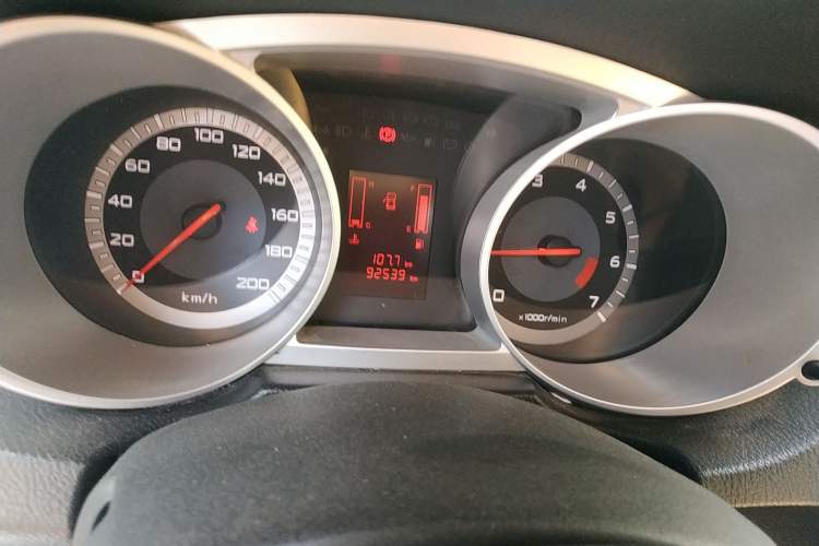 Used Land X8 2014 Explorer Edition 2.0T Gasoline 4x2 Luxury Model
