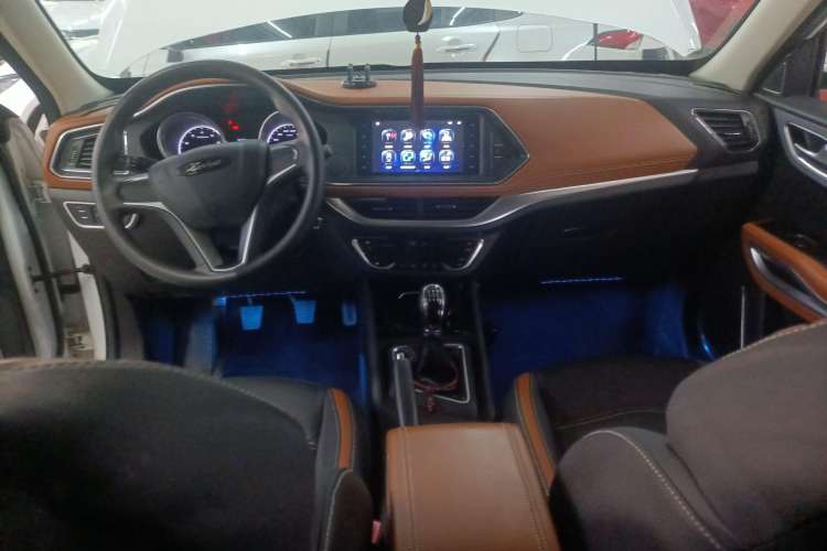Used Zotye T300 2019 1.5L Manual "Xiao Qiang" Edition Center Console