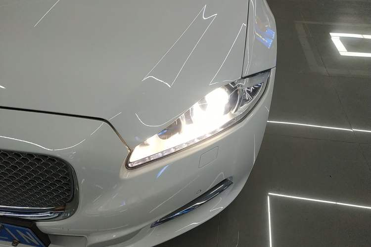 Used Jaguar XJ 2015 XJL 2.0T Two-Wheel Drive Panoramic Business Edition
