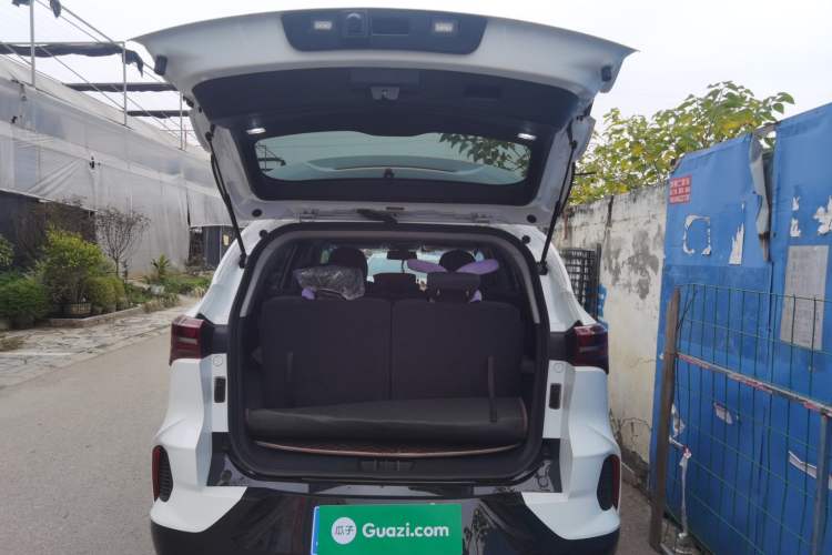 Used Soueast DX8S 2022 1.5T DCT Long-Range Version 7 Seats
