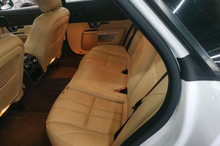 Used Jaguar XJ 2015 XJL 2.0T Two-Wheel Drive Panoramic Business Edition
