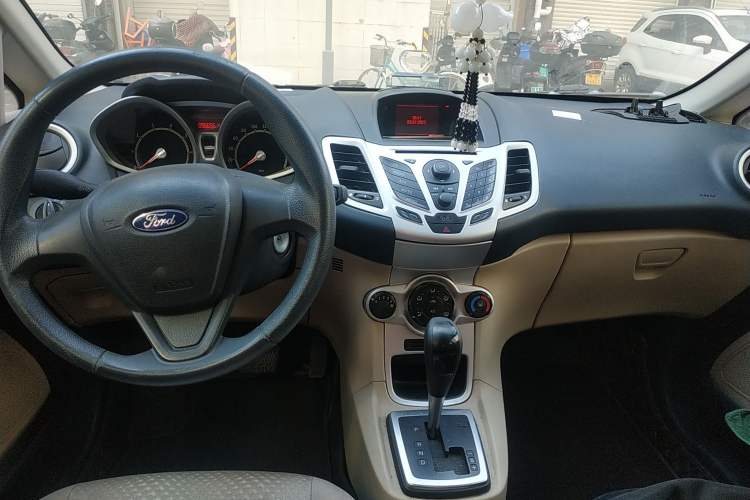 Used Ford Fiesta 2009 Hatchback 1.5L Automatic Fashion Edition
