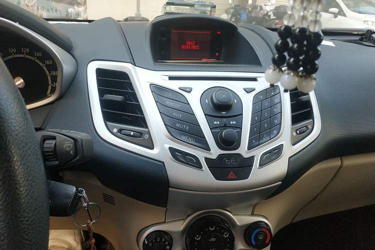 Used Ford Fiesta 2009 Hatchback 1.5L Automatic Fashion Edition
