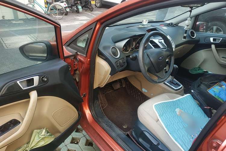 Used Ford Fiesta 2009 Hatchback 1.5L Automatic Fashion Edition
