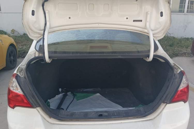 Used Venucia D50 2012 1.6L Manual Comfort Edition
