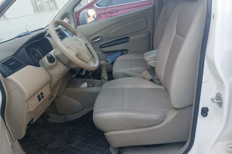 Used Venucia D50 2012 1.6L Manual Comfort Edition
