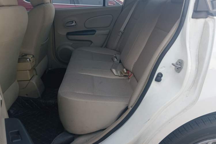 Used Venucia D50 2012 1.6L Manual Comfort Edition
