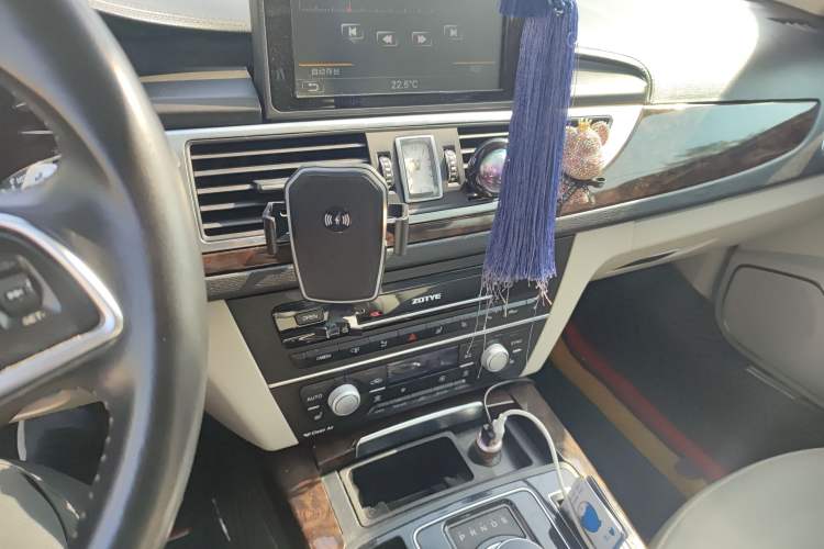 Used Zotye Z700 2018 Z700H 1.8T DCT Prestige Model Audio And AC Panel