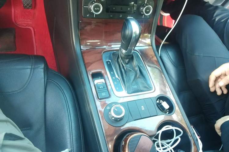 Used Volkswagen Touareg 2011 3.0 TDI Diesel Standard Version Gear Lever