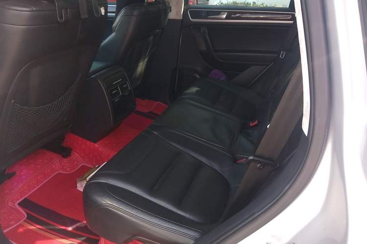 Used Volkswagen Touareg 2011 3.0 TDI Diesel Standard Version Left Rear Seat