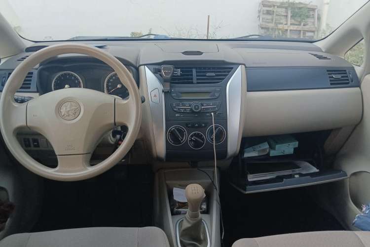 Used Venucia D50 2012 1.6L Manual Comfort Edition
