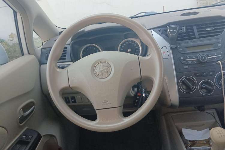 Used Venucia D50 2012 1.6L Manual Comfort Edition
