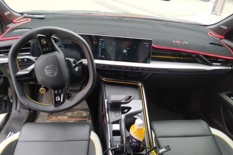 Used MG 5 Scorpio 2022 1.5T Trophy Sport Luxurious Edition Center Console