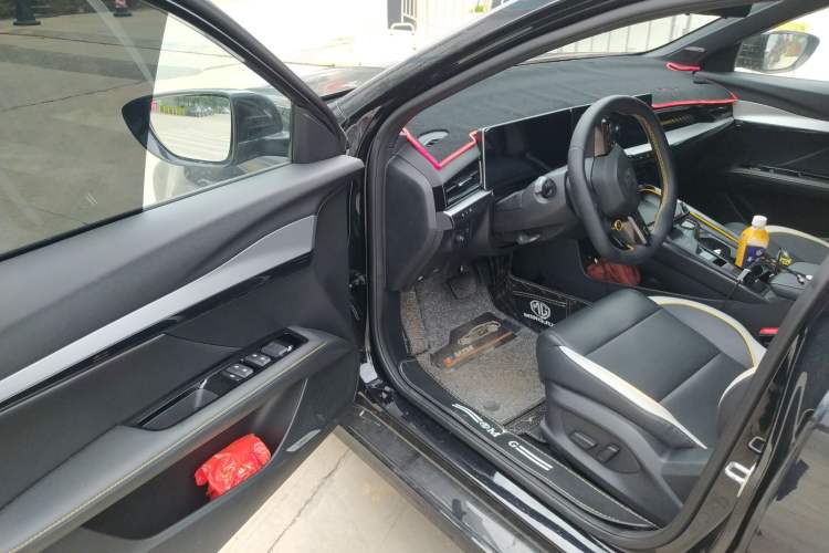 Used MG 5 Scorpio 2022 1.5T Trophy Sport Luxurious Edition Driver Seat