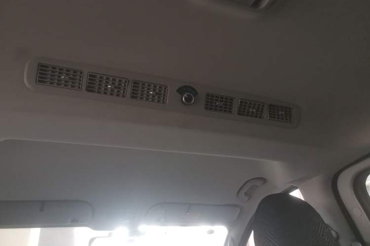 Used FORTHING Lingzhi PLUS 2021 2.0L Manual Comfort Model CNG 7-Seater