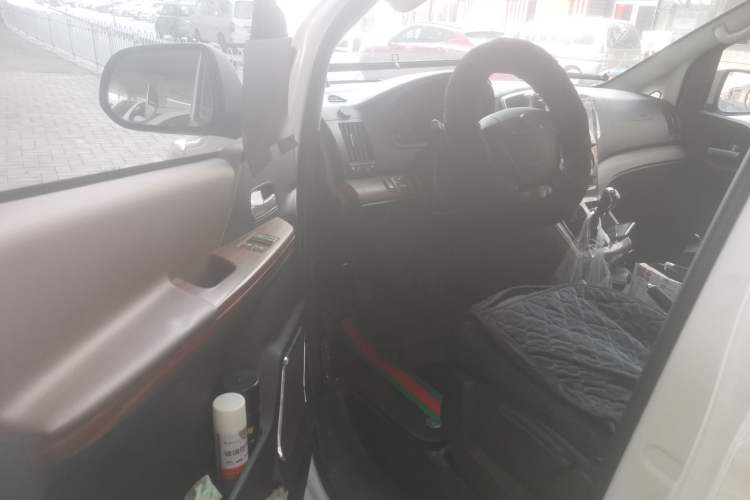 Used FORTHING Lingzhi PLUS 2021 2.0L Manual Comfort Model CNG 7-Seater