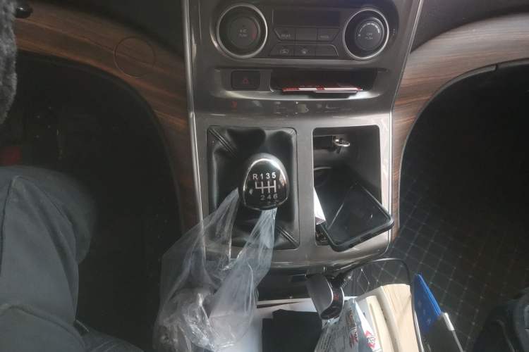 Used FORTHING Lingzhi PLUS 2021 2.0L Manual Comfort Model CNG 7-Seater