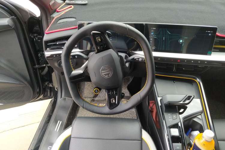 Used MG 5 Scorpio 2022 1.5T Trophy Sport Luxurious Edition Steering Wheel