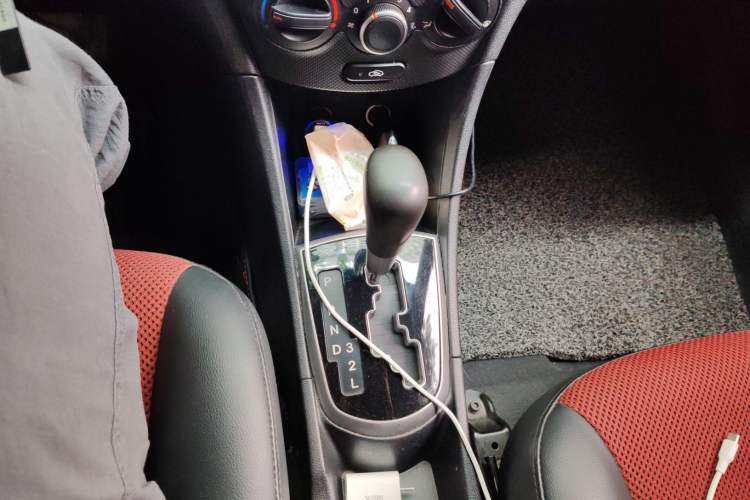 Used Hyundai Verna Ray 2014 1.4L Automatic GLX
