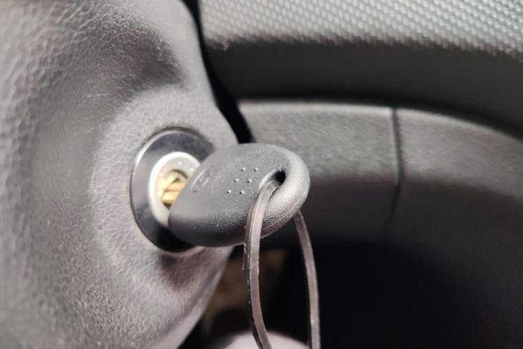 Used Hyundai Verna Ray 2014 1.4L Automatic GLX
