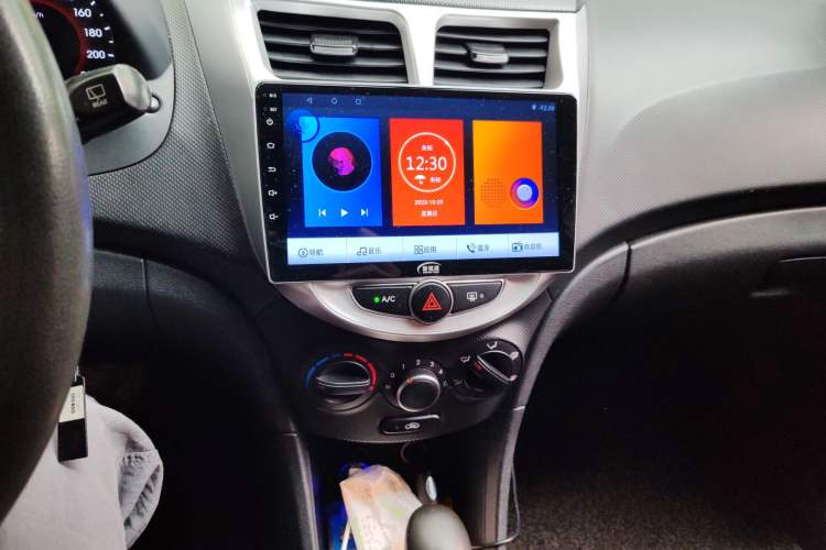 Used Hyundai Verna Ray 2014 1.4L Automatic GLX
