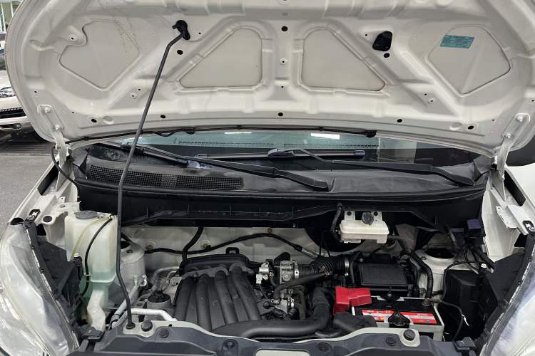 Used Nissan NV200 2013 1.6L Luxury Model China IV Standard Interior 7