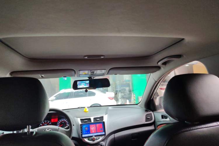 Used Hyundai Verna Ray 2014 1.4L Automatic GLX
