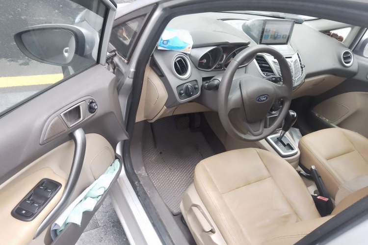 Used Ford Fiesta 2011 Hatchback 1.5L Automatic Fashion Edition