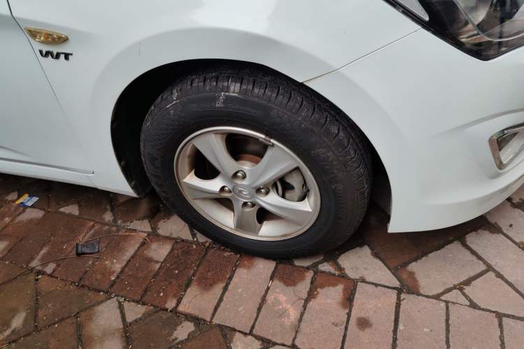 Used Hyundai Verna Ray 2014 1.4L Automatic GLX
