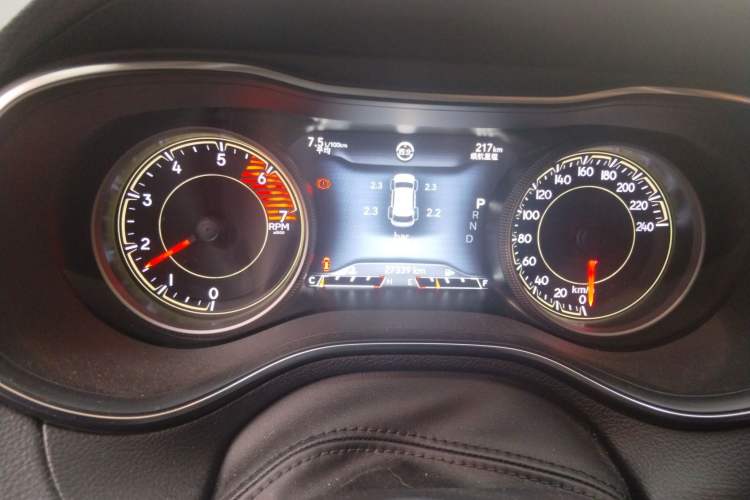 Used Jeep Cherokee 2019 2.0T Four-Wheel Drive Exploration Edition + Autonomous Driving Smart Package China V