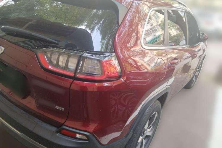 Used Jeep Cherokee 2019 2.0T Four-Wheel Drive Exploration Edition + Autonomous Driving Smart Package China V