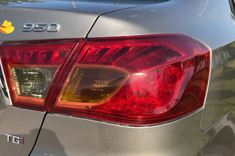 Used Roewe 950 2012 2.4L Luxury Executive Edition
