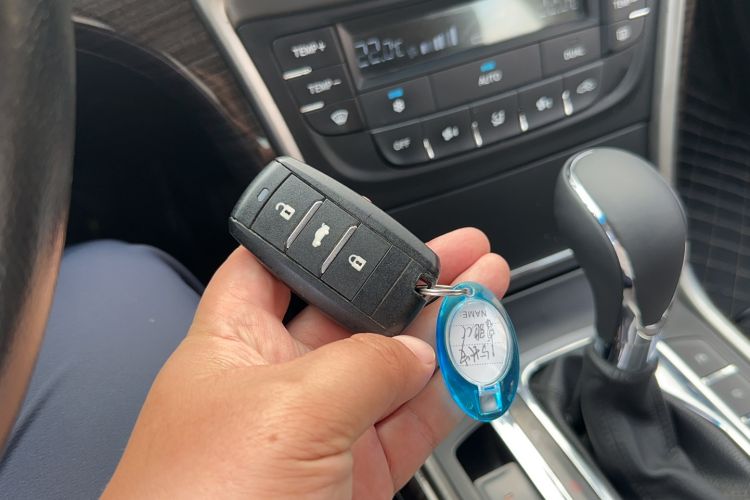 Used Changan Raeton 2013 1.8T Automatic Flagship Model China IV Standard
