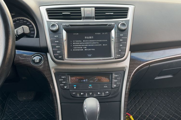 Used Changan Raeton 2013 1.8T Automatic Flagship Model China IV Standard
