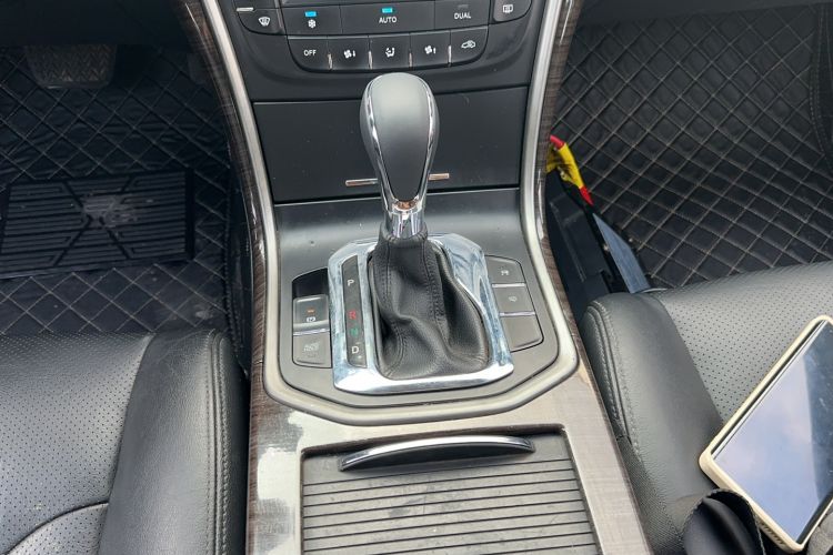 Used Changan Raeton 2013 1.8T Automatic Flagship Model China IV Standard
