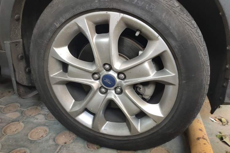 Used Ford Kuga 2013 2.0L GTDi Four-Wheel-Drive Sport Model

