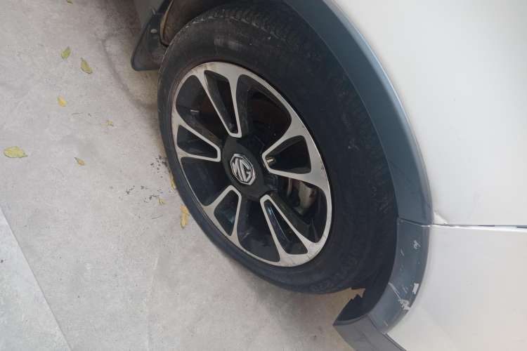 Used MG 3SW 2015 1.5L AMT Elite Model
