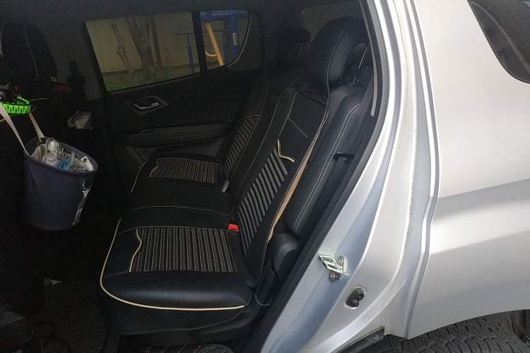 Used Isuzu mu-X 2017 3.0T 4x4 Manual Exploration Version 5 Seats China V Emission Standard
