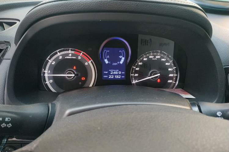 Used Isuzu mu-X 2017 3.0T 4x4 Manual Exploration Version 5 Seats China V Emission Standard
