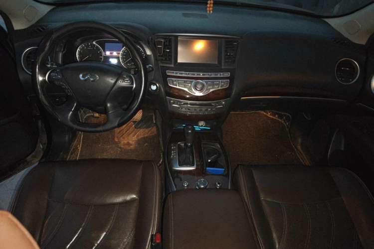 Used Infiniti JX 2013 JX35 Two-Wheel-Drive Excellence Edition
