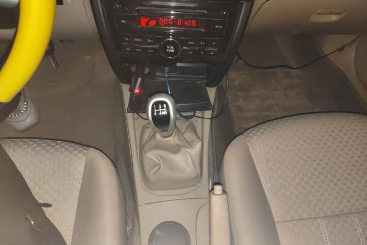 Used Soueast V3 Lingyue 2014 1.5L Manual Entry-Level Version Gear Lever