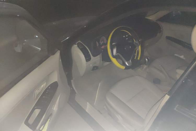 Used Soueast V3 Lingyue 2014 1.5L Manual Entry-Level Version Driver Seat