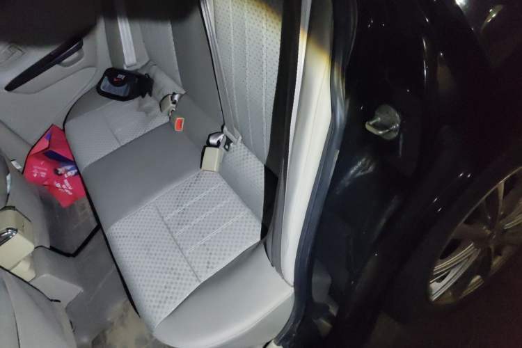 Used Soueast V3 Lingyue 2014 1.5L Manual Entry-Level Version Left Rear Seat