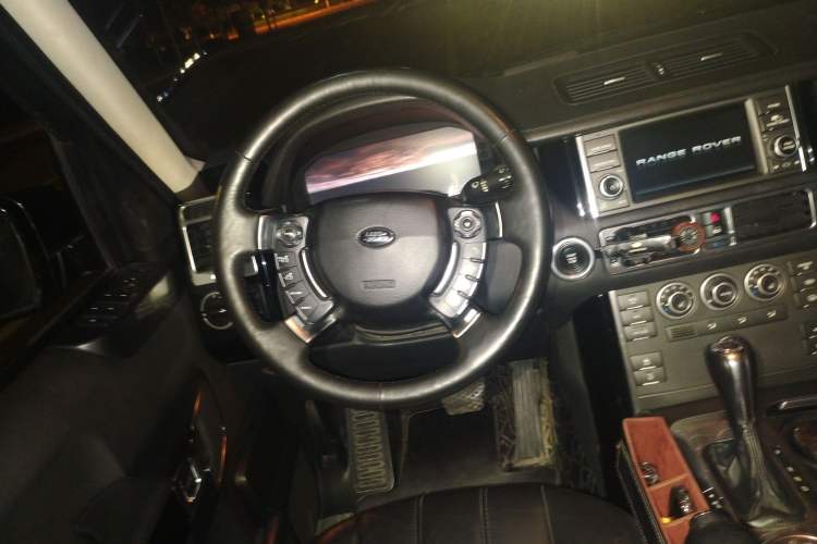 Used Land Rover Range 2010 5.0 NA V8 HSE Steering Wheel